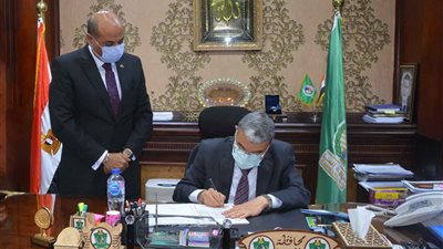 محافظ المنيا يقرر تخفيض درجات القبول بمدارس التعليم الثانوي العام والفني 