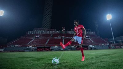 بيرسي تاو يوجه رسالة إلى برايتون الإنجليزي بعد توقيعه للأهلي