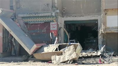 أثناء مرور المواطنين.. تفاصيل انهيار شرفة عقار بالجيزة