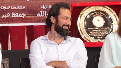 أحمد حاتم: تناول علاقة الأب بابنته أكثر ما جذبني لمسلسل ليه لأ 2