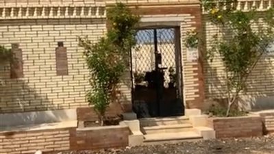 من أمام مدفن سمير غانم في الجمعة الثالثة على رحيل دلال عبدالعزيز