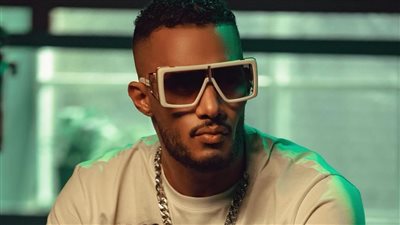 خبير دولي: محمد رمضان يصطنع الترندات ويُحبط أصحاب العلم والفكر