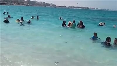 رئيس مدينة مرسى مطروح يحذر المصطافين من السباحة في الشواطئ المفتوحة لارتفاع الأمواج