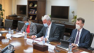 وزير المالية: نستهدف معدلات نمو 6% ونستعد لطرح شركات حكومية في البورصة 