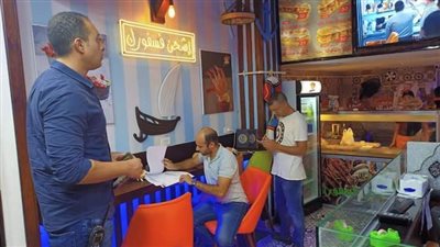 ضبط 16 مطعمًا وكافيتريا مخالفة في حملة لـ السياحة والمصايف بالإسكندرية 
