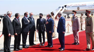 لحظات وصول الرئيس السيسي إلى العراق للمشاركة في مؤتمر بغداد للتعاون والشراكة