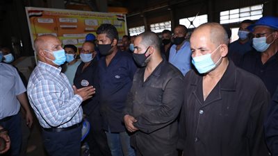 وزير النقل يتفقد ورش العباسية للسكك الحديد المتخصصة في إنتاج مفاتيح القضبان