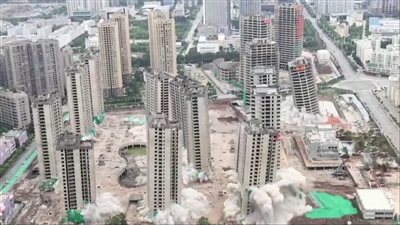 لماذا فجرت الصين 15 ناطحة سحاب في لحظات؟