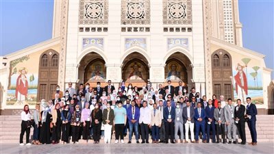 البابا تواضروس يستقبل وفد أكاديمية شباب المتوسط | صور