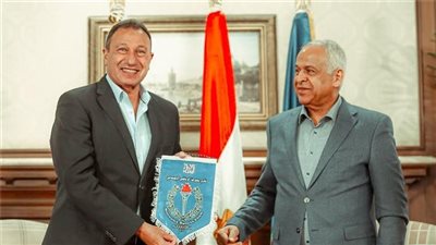 فرج عامر: سموحة حصل على 4 لاعبين من الأهلي على سبيل الإعارة