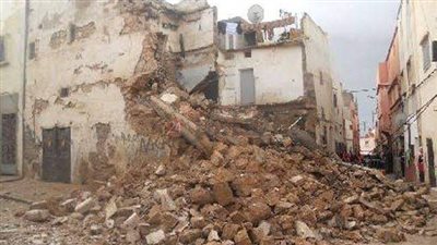 مصرع وإصابة 3 أشخاص في انهيار سقف عقار بالإسماعيلية