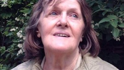 ابن الشاعر نجيب سرور يناشد الحكومة: أمي تَموت وتريد أن تُدفن جوار زوجها