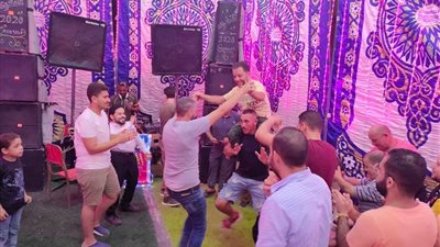 زفة وسيشن.. أهالي العريش يستعدون للاحتفال بزفاف حسين وأسماء من قصار القامة | صور