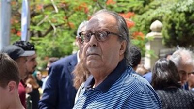 أشرف زكي عن شائعة أسامة عباس: «بنتحايل عليه يشتغل وواخد جنب بمزاجه»