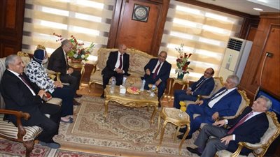  رئيس المحكمة الدستورية يهنئ المستشار عزت أبو زيد برئاسته للنيابة الإدارية