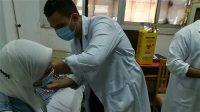 رئيس جامعة بورسعيد: تطعيم 1000 طالب بلقاح كورونا | صور