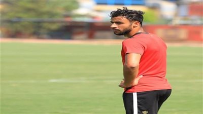 رغم إعلان الصفقة رسميًا.. أحمد علاء يفكر في عدم استكمال تعاقده مع المصري