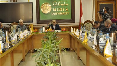 جامعة المنيا: توفير 80 ألف جرعة لقاح كورونا للعاملين والطلاب