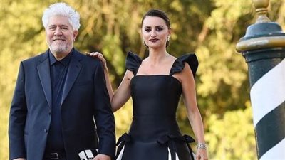  بينولوبي كروز ونجوم السينما العالمية في حفل افتتاح مهرجان فينيسيا | صور