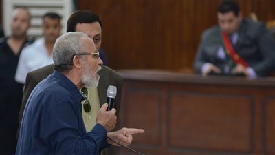 بتهمة الاعتداء على أفراد الجيش والشرطة.. اليوم محاكمة محمد بديع وآخرين 