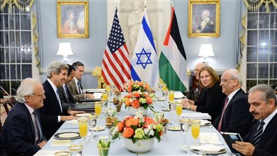 هل تنجح الجهود الدبلوماسية في إطلاق جولة مفاوضات فلسطينية إسرائيلية جديدة؟