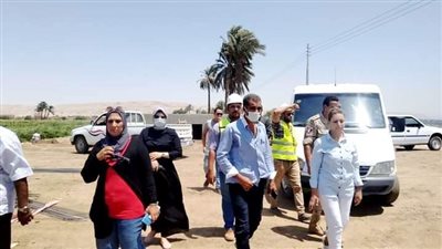 شباب سوهاج يتفقدون عددا من مشروعات حياة كريمة بساقلتة