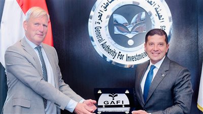 رئيس هيئة الاستثمار يلتقي السفير الهولندي لمناقشة سبل زيادة التعاون