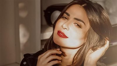 رانيا منصور عن مشاركتها في عيشها بفرحة: تجربة الاستايلست كانت جديدة عليّ.. واشتغلت عليها نفسيًا