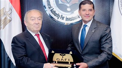 الرئيس التنفيذي لهيئة الاستثمار يلتقي وزير الاقتصاد الفلسطيني لتفعيل التعاون المشترك 