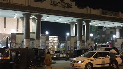 تفريغ كاميرات المراقبة في حادث اصطدام سيارة ملاكي بسور مترو حلوان