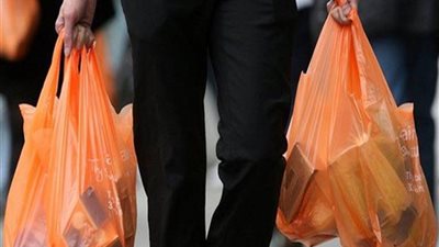 الأكياس الورقية البديل الأفضل.. 4 ضوابط للقضاء على استخدام البلاستيك بقانون إدارة المخلفات