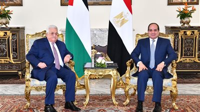 الرئيس السيسي يستقبل نظيره الفلسطيني بقصر الاتحادية