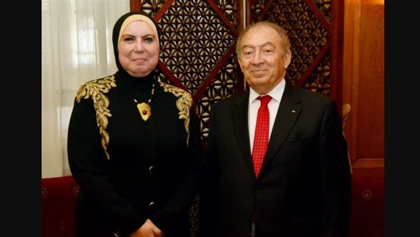 نيفين جامع وخالد