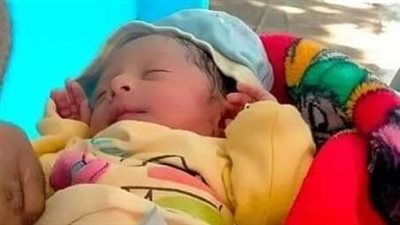 العثور على طفل رضيع ملقى بجوار مسجد بالغربية │ صور