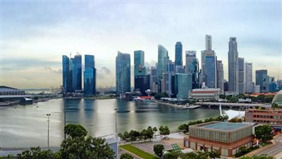 سنغافورة تتراجع عن خطط إعادة فتح الاقتصاد بسبب تزايد إصابات كورونا