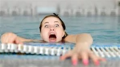 الخوف الشديد من الماء.. ما هي الأكوافوبيا وأهم أعراضها؟