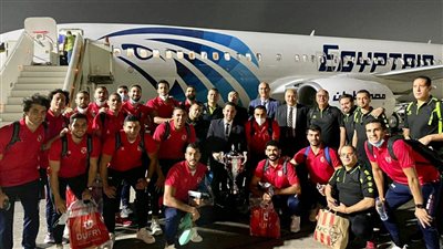 بعثة رجال يد الأهلي تصل إلى القاهرة بعد الفوز بكأس الكؤوس