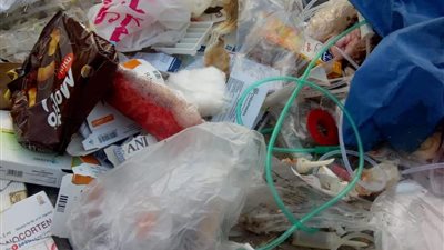 ضبط 333 طن نفايات طبية بمصانع بير السلم بالقليوبية 