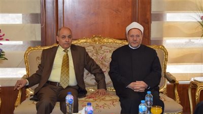 مفتي الجمهورية يهنئ المستشار عزت أبو زيد على توليه منصب رئيس النيابة الإدارية 