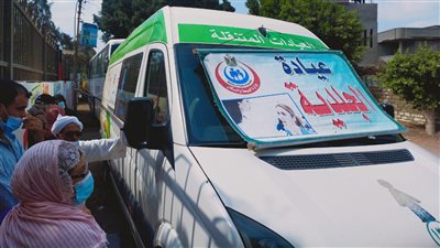 الكشف على 1300 مريض مجانًا ضمن مبادرة حياة كريمة بالشرقية | صور