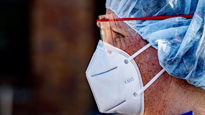 هولندا تعلن إصابة 61 شخصا قادما من جنوب إفريقيا بـ فيروس كورونا