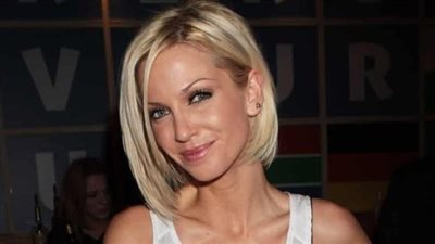 وفاة المغنية البريطانية سارة هاردينج بعد صراع مع سرطان الثدي