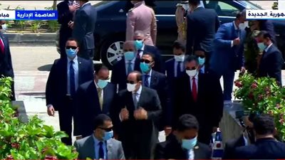 الرئيس السيسي يتفقد قافلة أبواب الخير لرعاية مليون أسرة