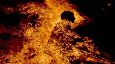 تفاصيل وفاة شاب أشعل النيران في جسده حزنًا على فراق والدته 