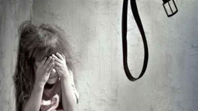 حرق وضرب.. أم تعذب ابنتها 7 سنوات وتقيدها بالحبال في السرير: بتأكل كتير| فيديو