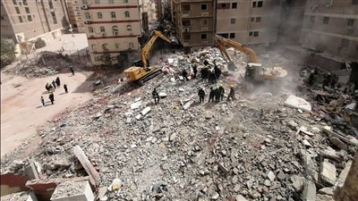 بعد قليل.. أولى جلسات محاكمة 3 متهمين في انهيار عقار جسر السويس