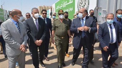 محافظ سوهاج يستقبل قافلة أبواب الخير لدعم الأسر الأولى بالرعاية | صور