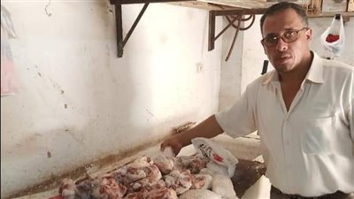 ضبط 200 كيلو مواد غذائية فاسدة بمطعم شهير بالمحمودية في البحيرة | صور 