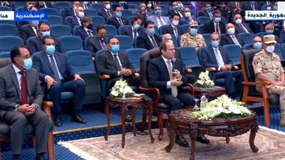 السيسي يدشن وحدات جديدة للسكة الحديد: دفعنا كتير ومش هسمح إننا نخسرها