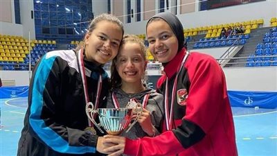 الخطيب يهنئ لاعبتَيْ تنس طاولة الأهلي بعد فوزهما بالبطولة الإفريقية